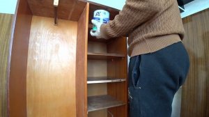 КАК ОБНОВИТЬ СТАРУЮ МЕБЕЛЬ?Обои на шкаф?ШКАФ из разного СТАРЬЯ .#мебель #своимируками #реставрация