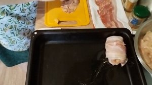 Запеченные куриные бедрышки в беконе с картофелем - понравятся всем)!