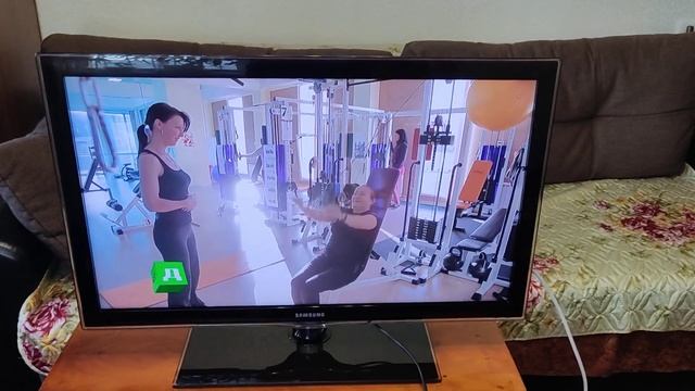 Samsung UE32D6100SW смотреть онлайн