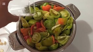 Очень вкусный САЛАТ ИЗ ЗЕЛЁНЫХ ПОМИДОРОВ И ПЕРЦА С МЕДОМ на зиму! Без стерилизации!