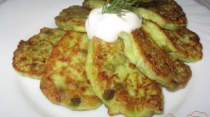 Оладьи кабачковые с зеленым горошком