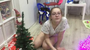 ВЛОГ. Отгадайте что внутри?  Кто отгадает - получит от нас Новогодний подарок! / Мисс Фаина Влог