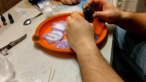 заливаем эпоксидную смолу