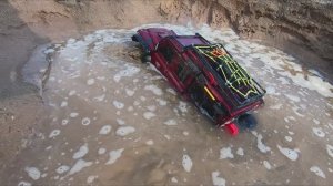 Traxxas Defender против GEN 8 на бездорожье.