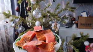 С Рождеством, рождественский, зимний день в деревне, рыбка на обед