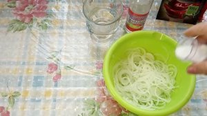 Маринуем лук к шашлыку .