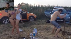 Beloz TV пробует не засмеяться с водой во рту