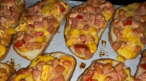 ГОРЯЧИЕ БУТЕРБРОДЫ ИЛИ МИНИ ПИЦЦЫ ИЗ ХЛЕБА В ДУХОВКЕ! ЭТО ОЧЕНЬ ВКУСНО