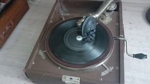 Повторитель для граммофонной пластинки.