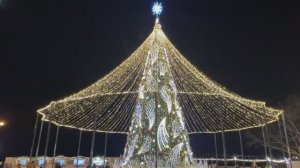 Новогодняя ёлка 2025 на Центральной площади Геленджика