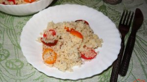 Салат из кус-куса с помидорами черри