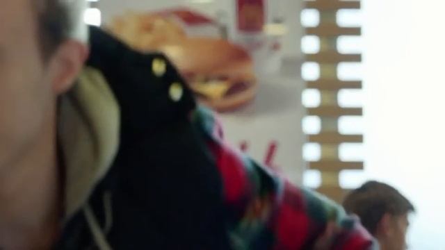 (2016) МакДональдс (студенты) - Горячие обеды и кантрибургер в Макдональдс смотреть онлайн