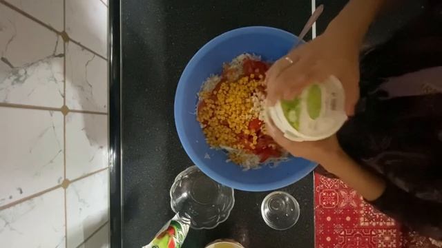 Капустадан салат. Қарапайым және жеңіл салат. Дәмі өте ерекше. смотреть онлайн