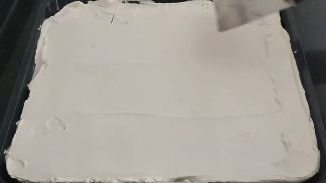 Büyük fırın tepsisinde 25 30 kişilik yaş pasta lezzetinde ağlayan pasta tarifi 👌