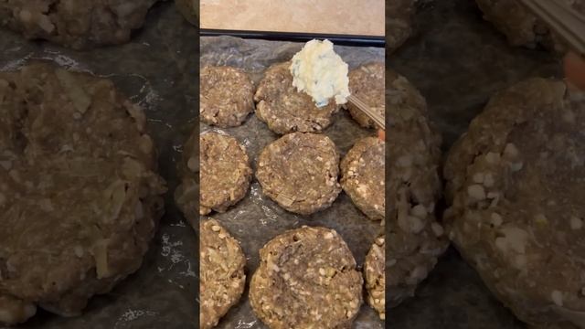 Рецепт котлет в духовке.Полный рецепт вы можете увидеть в моем инстаграм madi_meal🤍 смотреть онлайн