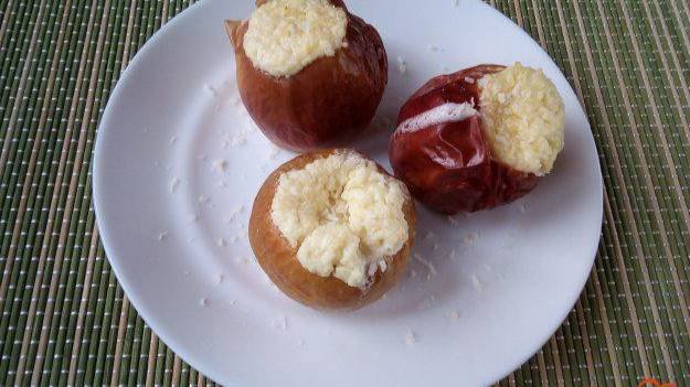 Яблоки запечённые с творогом