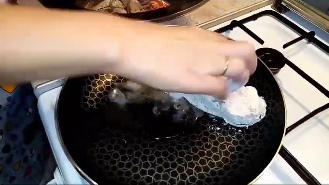 Пикша жареная на сковороде.