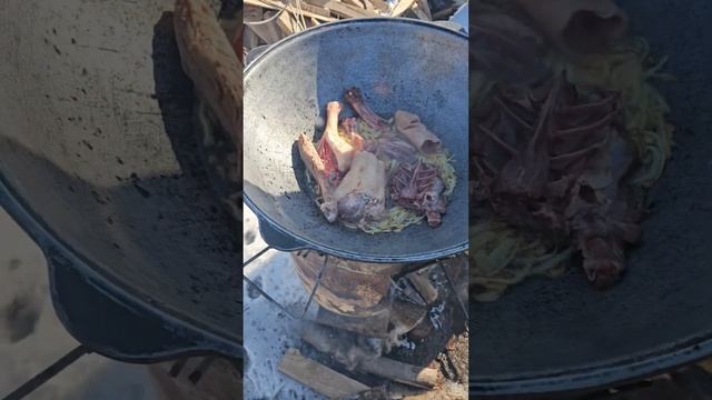 Приготовление узбекского плова.