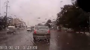 Быдло на дороге получает по морде