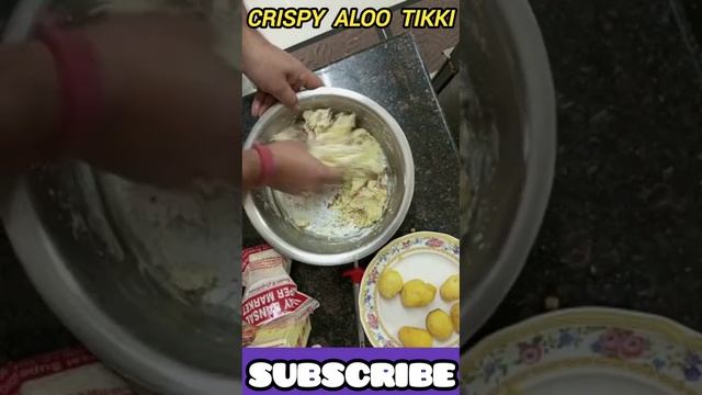 Crispy Aloo Tikki Chaat! कुरकुरी आलू टिक्की। Indian Street Food।#shorts #viral #trending #alootikki смотреть онлайн