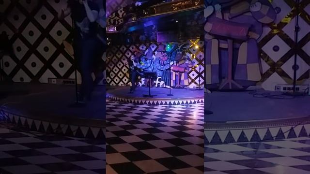 Johnny B Goode Karaoke Carnival Cruise смотреть онлайн