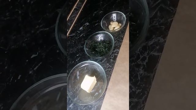 Хлеб с чесноком и сыром смотреть онлайн