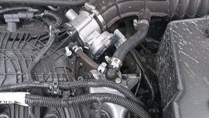 Лада веста нг! Работа мотора и подкапотное пространство!