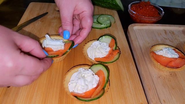 ТАРТАЛЕТКИ С ИКРОЙ И ТВОРОЖНЫМ СЫРОМ.😋👌 смотреть онлайн