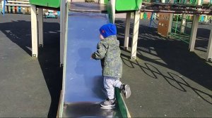 Гуляем на детской площадке. Обожаю такие прогулки, после которых есть что вспомнить!