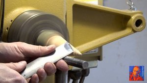 Деревянная милота! Ёлочка, выточенная из ветки Ирги, срезанной в саду.
