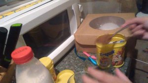 Делаем какао Nesquik.