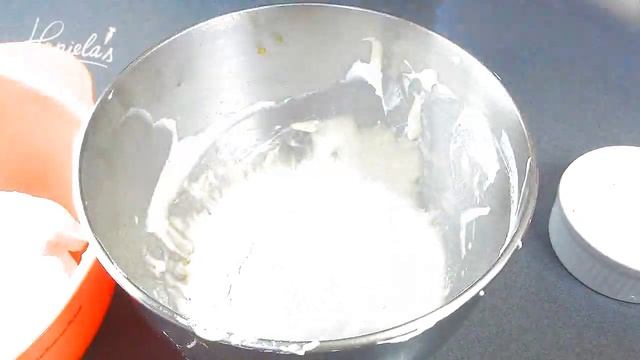 CHRISTMAS TREE CANDY CANE CAKE ROLL, HANIELA'S смотреть онлайн