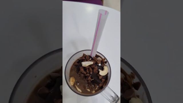 Kon Hai Ye Log |Cold Coco, Delicious Chocolate Cocoa Shake #shorts  #shake #Cooking  #youtubeshorts