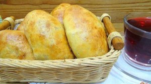 Пирожки с куриными желудками и картофелем