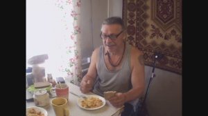 На пенсии в деревне - Завтрак на скорую руку. Очень вкусно !