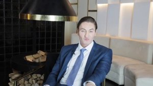 актер Денис Агатов