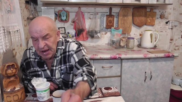 сколько калорий в твороге 5 со сметаной и сахаром