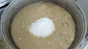 шурпа из костей (рагу) быка, и дальше на этом шурпе готовим мошкичре (национальное узбек блюда)