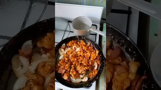 жареные макароны