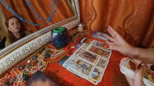 4 королевы Таро. Кто сделает шаг в Вашу жизнь в ближайшее время?