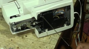 Электромеханическая швейная машина Husqvarna Emerald 122