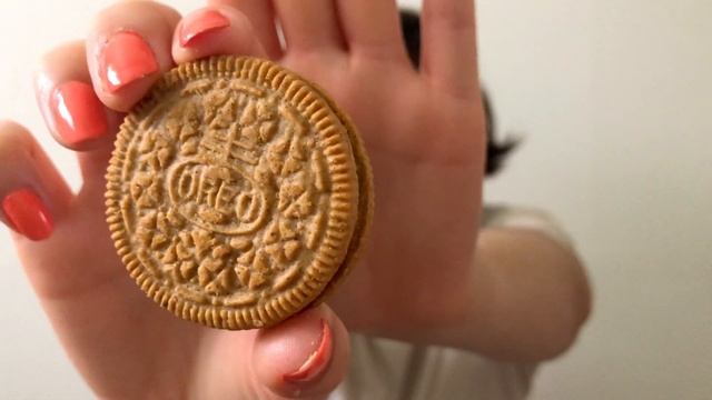 Carrot Cake Oreo review!