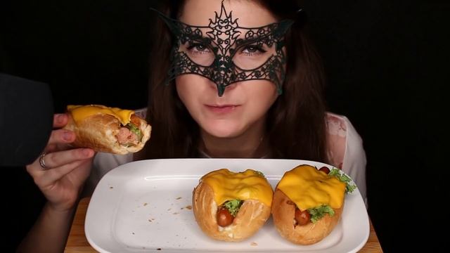 АСМР Мукбанг ХОТ ДОГИ *ЗВУКИ ЕДЫ*/ASMR Mukbang HOTDOGS *EATING SOUNDS* смотреть онлайн