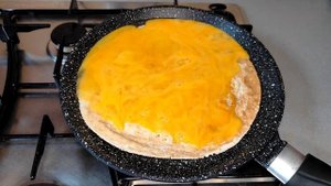 Быстрый ЗАВТРАК из ЛАВАША на сковороде за 5 МИНУТ! Хрустящая КОРОЧКА и вкусная НАЧИНКА в ЛАВАШЕ!