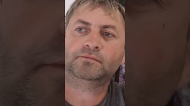 Сделали новую электропроводку в комнате электропроводка, открытая по потолку.