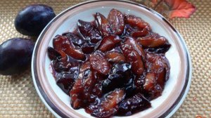 Сливы карамелизированные
