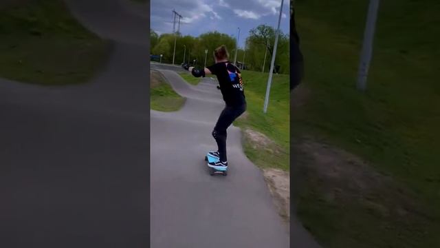 тренировка в памп-треке! 🤍 #surfskate #surfskating #skate #skating #surfing