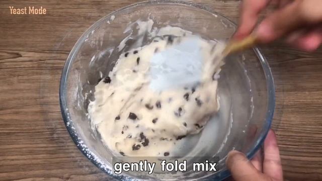 EGGLESS CHOCOLATE CHIP MUFFIN | Easy & Quick Muffin Recipe смотреть онлайн