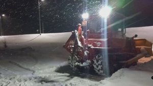 ДТ-75 и красивый ночной снегопад!!!