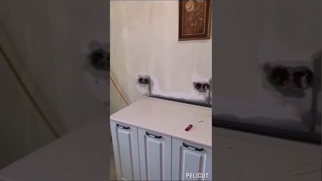Переделали электропроводку на кухне под новый кухонный гарнитур.